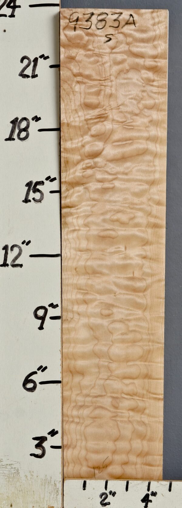 AAAA QUILTED MAPLE BLOCK 4"5/8 X 23"3/4 X 2"1/4 (NWT9383A)