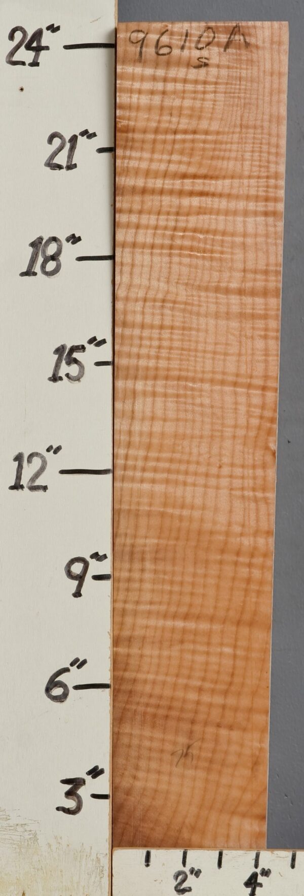 CURLY MAPLE BLOCK 4"1/4 X 24"1/4 X 2" (NWT9610A)