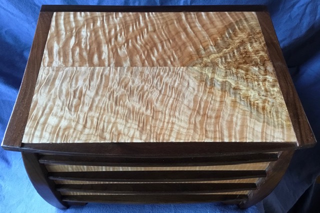 quilted-maple-walnut-jewelry-box